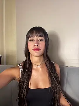 Ailani Pink online show from June 3, 2026, 7:40 pm