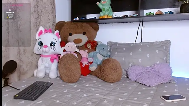Laila bunny online show from July 10, 2026, 5:18 am