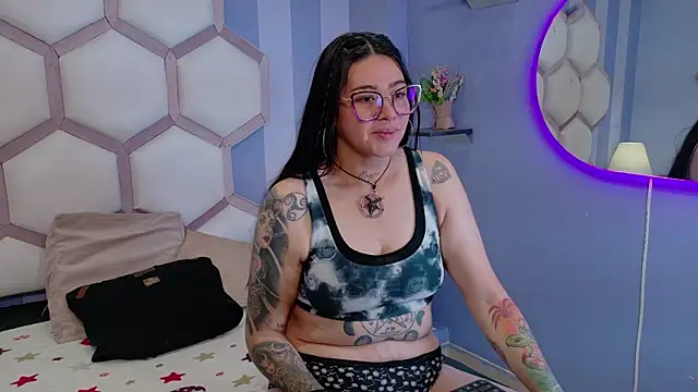 LilithRossi online show from June 13, 2026, 7:23 pm