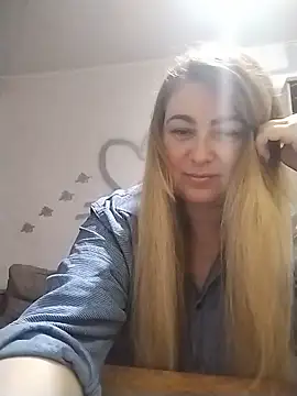Snapshot of AngelWhite008 chatting on June 17, 2026, 8:08 pm AngelWhite008 online show from June 17, 2026, 8:08 pm