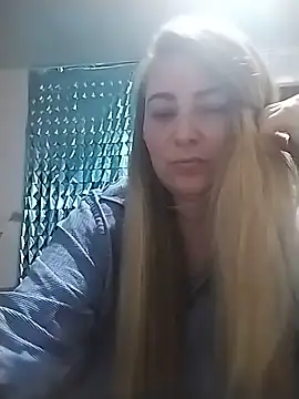 Snapshot of AngelWhite008 chatting on July 17, 2026, 8:06 pm AngelWhite008 online show from July 17, 2026, 8:06 pm