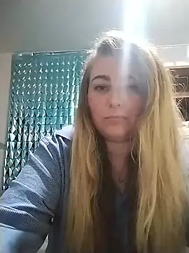 Snapshot of AngelWhite008 chatting on July 25, 2026, 9:32 pm AngelWhite008 online show from July 25, 2026, 9:32 pm