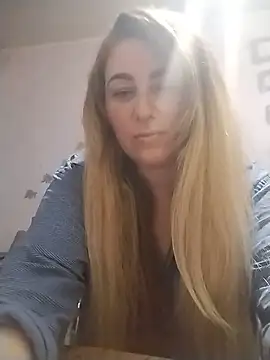 Snapshot of AngelWhite008 chatting on June 27, 2026, 8:37 pm AngelWhite008 online show from June 27, 2026, 8:37 pm