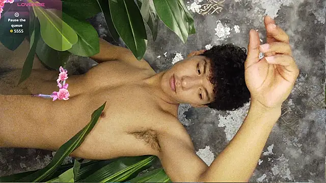 Snapshot of Maximiliano_Young chatting on June 28, 2026, 11:05 am Maximiliano Young online show from June 28, 2026, 11:05 am