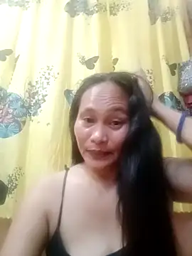 Snapshot of Queenslay chatting on July 2, 2026, 12:11 am Queenslay online show from July 2, 2026, 12:11 am