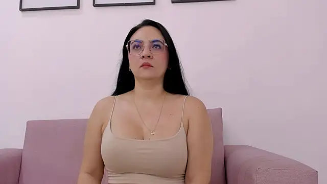 Snapshot of Lunna_Ferrer chatting on July 19, 2026, 1:52 pm Lunna Ferrer online show from July 19, 2026, 1:52 pm