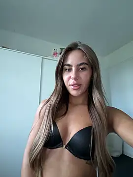 Nikola Olivia online show from June 3, 2026, 8:24 pm