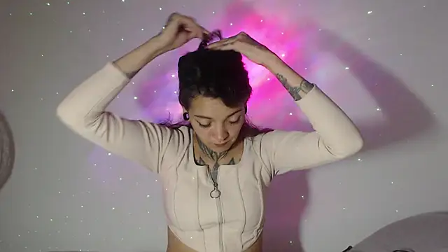 hanya23  online show from June 24, 2026, 11:35 pm