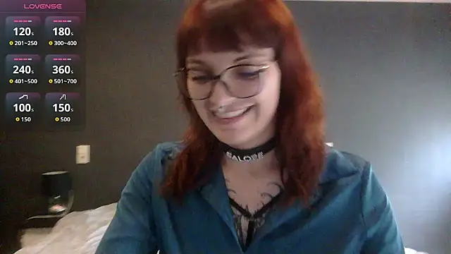 Snapshot of Roxane_Bloodycherry chatting on June 18, 2026, 4:23 pm Roxane Bloodycherry online show from June 18, 2026, 4:23 pm