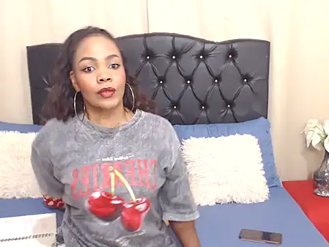 NicoleChanell04 online show from June 7, 2026, 12:05 am