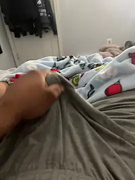 BIGPOPPSFORYOU online show from June 17, 2026, 2:33 am