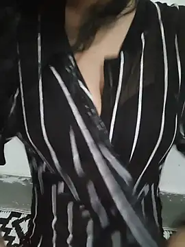 Snapshot of Simmy_jaan chatting on August 5, 2026, 5:18 pm Simmy jaan online show from August 5, 2026, 5:18 pm