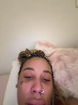 Kira nyxx online show from June 17, 2026, 3:11 pm