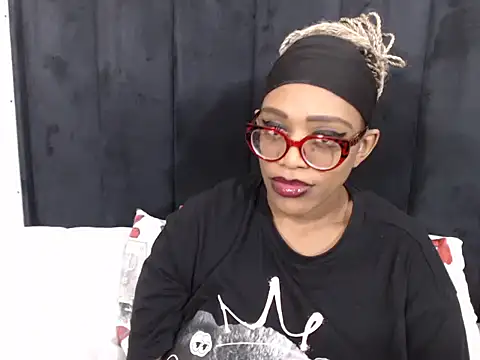 Snapshot of SultryDivax chatting on June 13, 2026, 11:24 pm SultryDivax online show from June 13, 2026, 11:24 pm