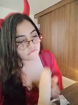 Snapshot of Roxxy_Sade chatting on July 16, 2026, 9:12 pm Roxxy Sade online show from July 16, 2026, 9:12 pm