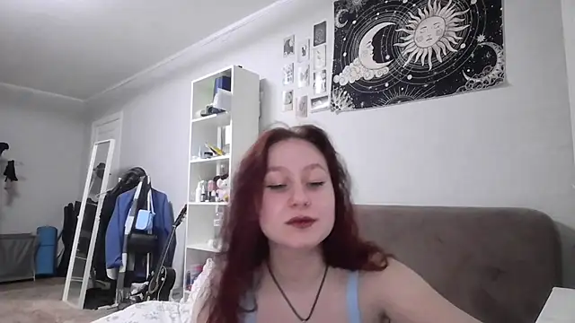 Snapshot of LoiseLovetto chatting on June 10, 2026, 6:20 pm LoiseLovetto online show from June 10, 2026, 6:20 pm