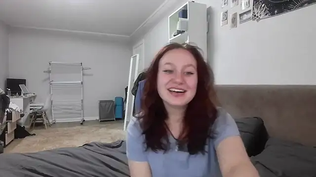 Snapshot of LoiseLovetto chatting on June 19, 2026, 4:24 pm LoiseLovetto online show from June 19, 2026, 4:24 pm