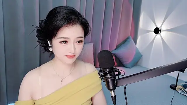Snapshot of Momo-Wow chatting on July 17, 2026, 7:38 am Momo-Wow online show from July 17, 2026, 7:38 am
