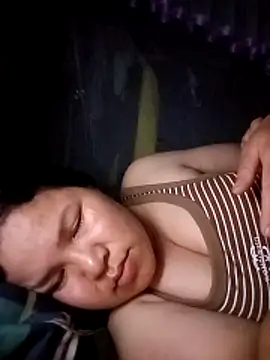 Snapshot of Yii_sexyy chatting on June 3, 2026, 2:33 pm Yii sexyy online show from June 3, 2026, 2:33 pm
