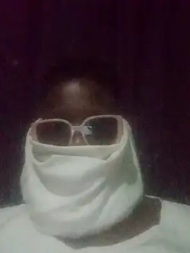 Snapshot of MAKHASSET_JNR7 chatting on June 14, 2026, 11:50 pm MAKHASSET JNR7 online show from June 14, 2026, 11:50 pm