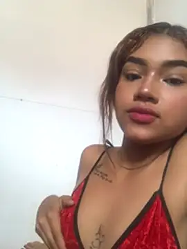 andreacarolina19 online show from July 8, 2026, 8:09 pm