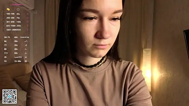 ClaudiaWhitherspoon online show from June 3, 2026, 6:34 pm