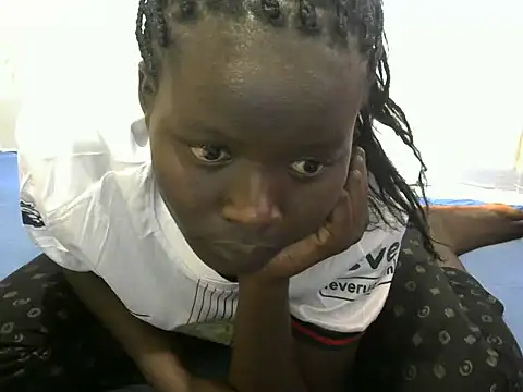 Snapshot of BerryJulie chatting on June 1, 2026, 1:33 pm BerryJulie online show from June 1, 2026, 1:33 pm