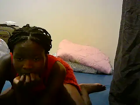 Snapshot of BerryJulie chatting on June 4, 2026, 4:22 pm BerryJulie online show from June 4, 2026, 4:22 pm