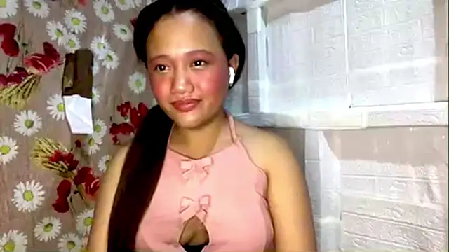 Snapshot of Abegail2221 chatting on July 6, 2026, 1:18 pm Abegail2221 online show from July 6, 2026, 1:18 pm