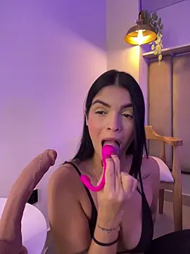 Snapshot of iam-molly chatting on June 13, 2026, 11:19 am iam-molly online show from June 13, 2026, 11:19 am