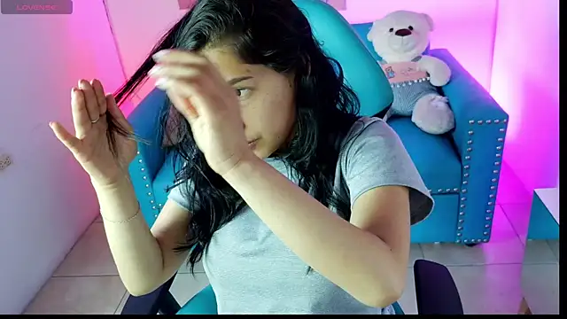 Snapshot of violetta_4m chatting on June 16, 2026, 7:03 pm violetta 4m online show from June 16, 2026, 7:03 pm