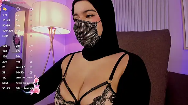 Yasminee  online show from June 3, 2026, 2:23 am
