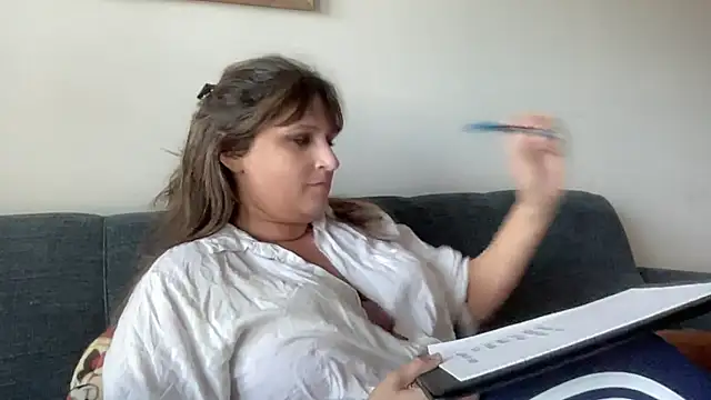 maddiliz online show from October 31, 2025, 2:46 pm