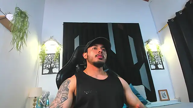 Snapshot of Justin_WhiteJS chatting on June 3, 2026, 11:33 am Justin WhiteJS online show from June 3, 2026, 11:33 am