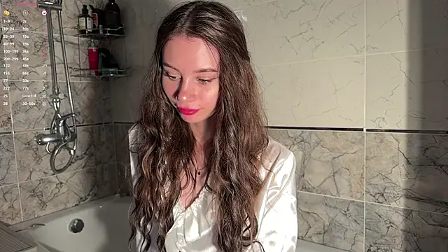 kittyrae online show from June 24, 2026, 7:18 am