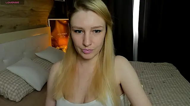 ReginaAmour online show from June 3, 2026, 1:01 pm
