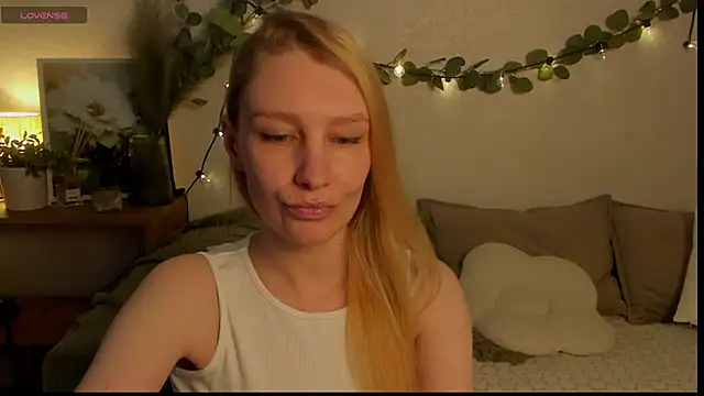 ReginaAmour online show from June 2, 2026, 2:39 pm