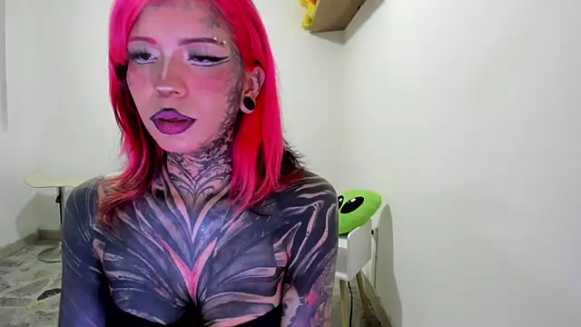 Nickidoll66  online show from June 22, 2026, 11:35 pm