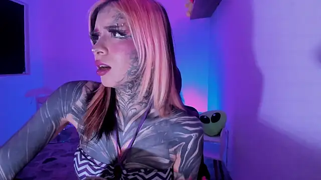 Nickidoll66  online show from July 27, 2026, 3:46 am
