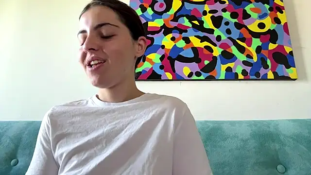 Snapshot of MarisaKomar chatting on June 17, 2026, 7:19 am MarisaKomar online show from June 17, 2026, 7:19 am