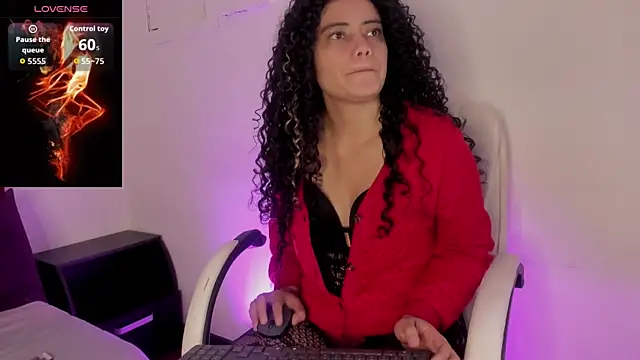 CurlyRuby online show from June 4, 2026, 1:05 pm