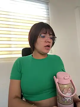 Snapshot of AngieRousse chatting on July 17, 2026, 1:19 pm AngieRousse online show from July 17, 2026, 1:19 pm