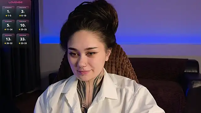 Snapshot of KarenHotFlirt chatting on June 12, 2026, 2:59 pm KarenHotFlirt online show from June 12, 2026, 2:59 pm