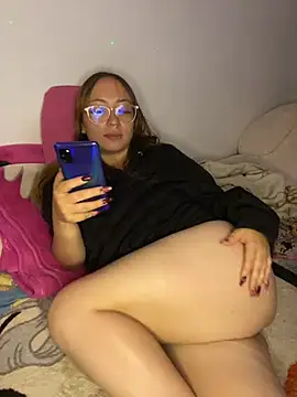 Caamii  online show from June 5, 2026, 6:51 am