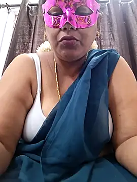 Hot Sreeja Tamil online show from July 28, 2026, 4:20 am