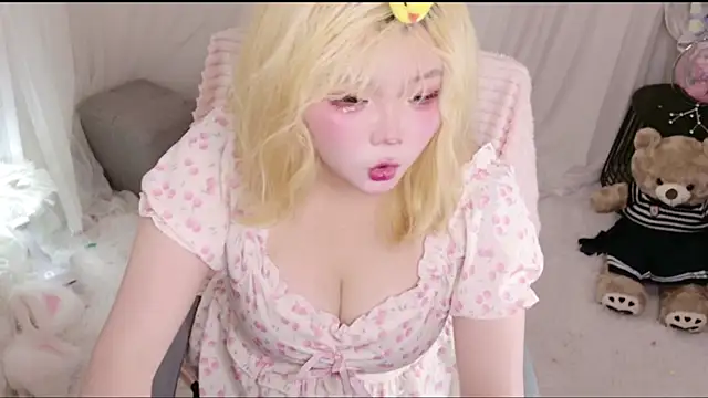 Snapshot of YaMi-11 chatting on July 11, 2026, 4:24 am YaMi-11 online show from July 11, 2026, 4:24 am