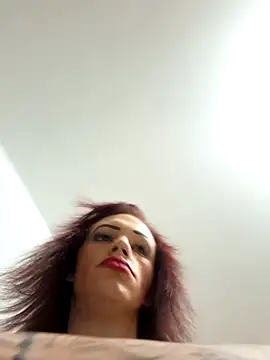 Snapshot of translady19 chatting on June 25, 2026, 10:48 pm translady19 online show from June 25, 2026, 10:48 pm