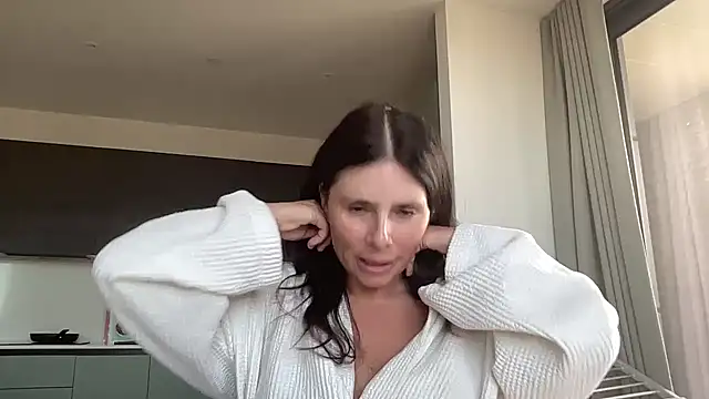 Snapshot of JadeLucy chatting on July 7, 2026, 6:47 am JadeLucy online show from July 7, 2026, 6:47 am