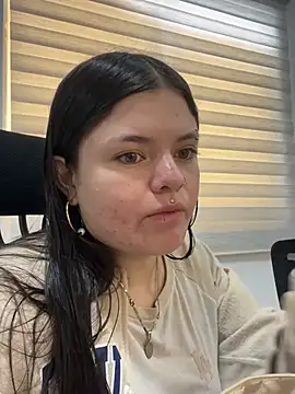 Snapshot of Camila_Duarte_2 chatting on July 2, 2026, 1:28 pm Camila Duarte 2 online show from July 2, 2026, 1:28 pm
