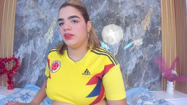 AMMY HONEY online show from June 19, 2026, 7:52 pm